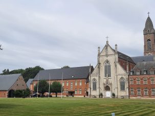 Logeren in kloosters? Let op voor de avondklok!